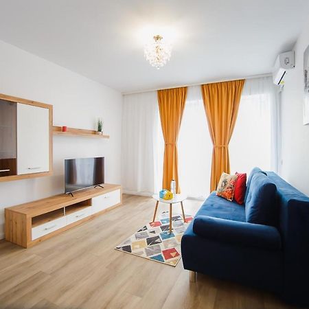 Trio Orange Apartment Oradea Exterior photo